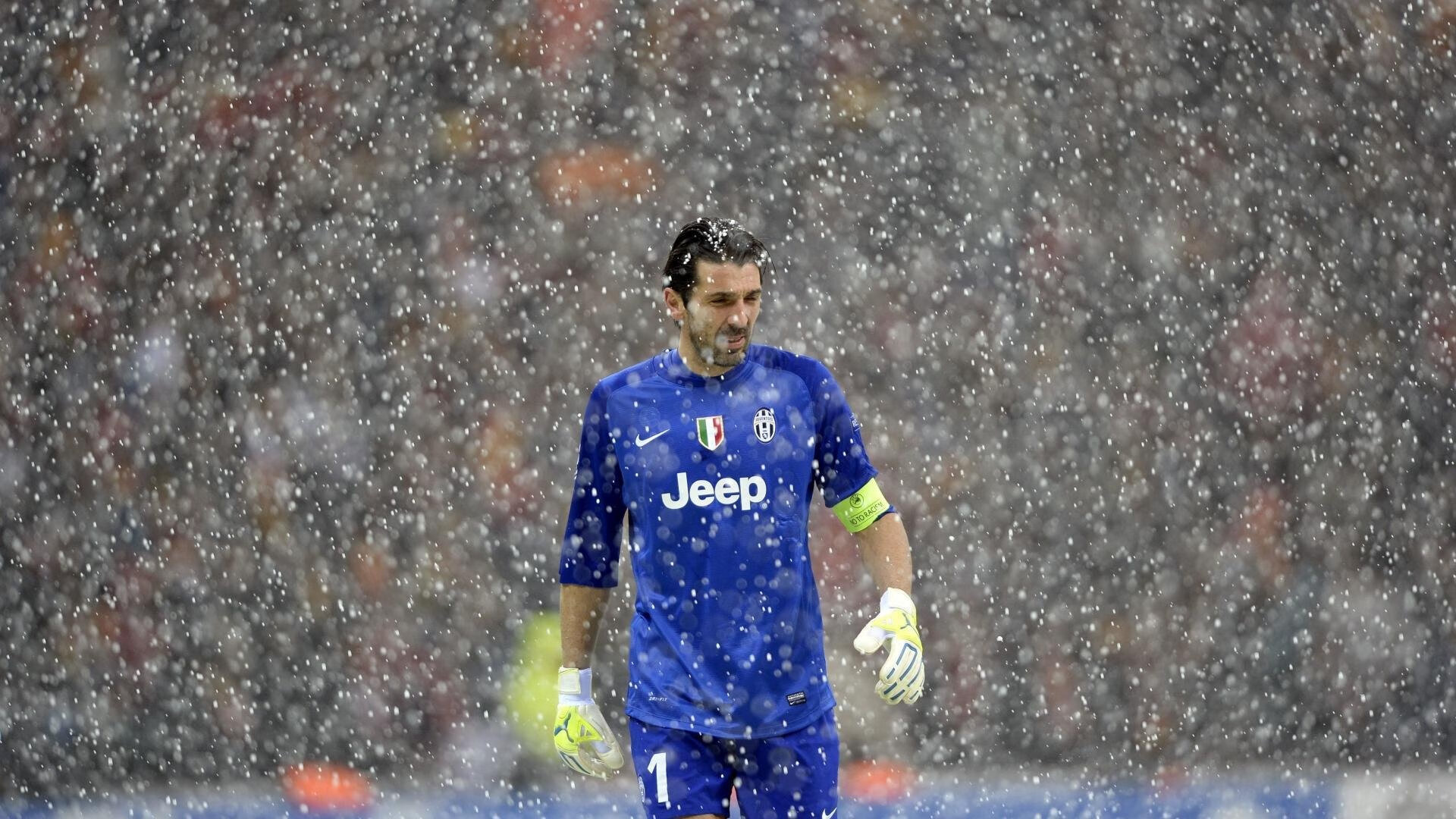 “意甲足球盛宴:战术变化引发新一轮热议”,意甲足球新闻